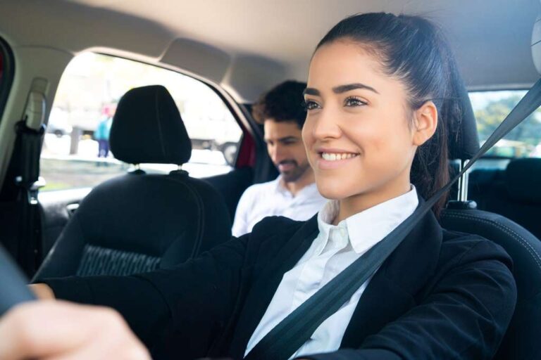 Uber facilita recursos para checar e gravar motoristas