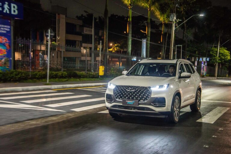 Tiggo 8 Plug-in Hybrid emite menos CO2 do que BYD, Haval e Volvo