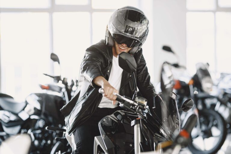 Motocicletas fecham 2022 com alta de 18,2%, anuncia Abraciclo