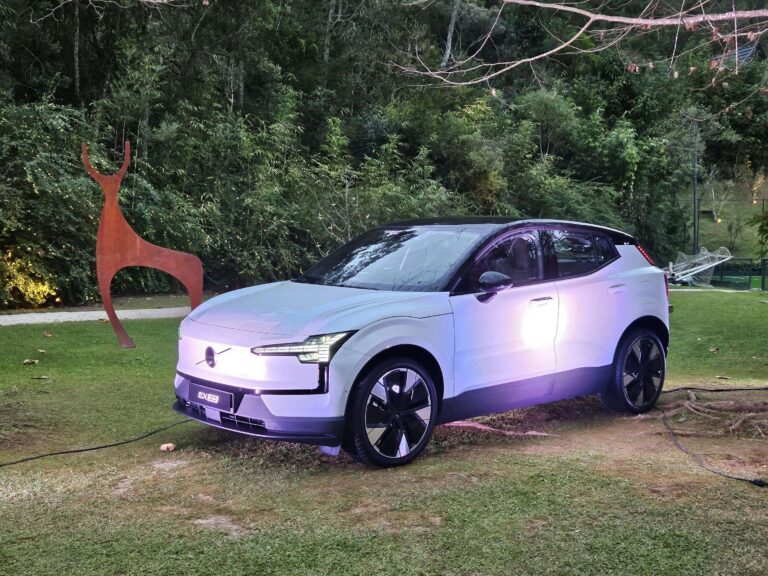 Volvo EX30 já participa do trio dominante nos carros elétricos