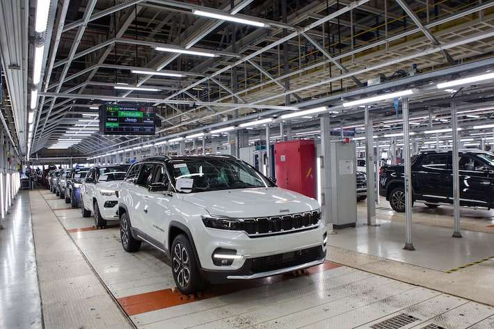 Indústria de veículos teve a melhor produção desde Outubro 2019