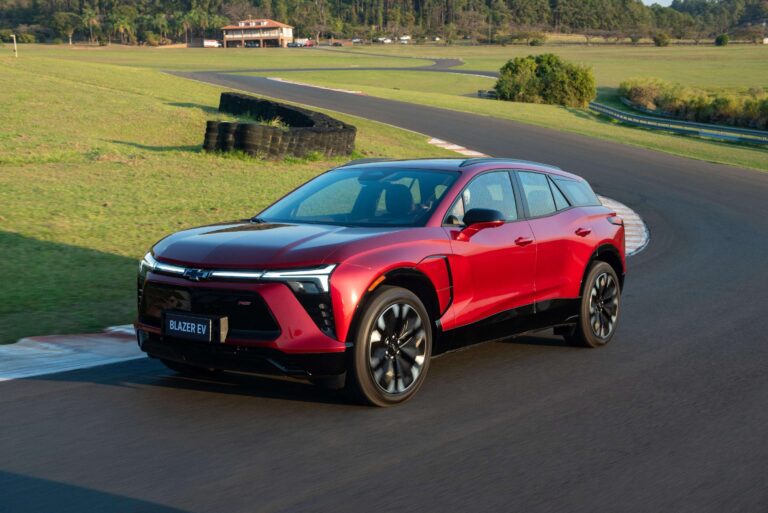 Avaliação: Chevrolet Blazer EV é rápido, macio e muito diferente
