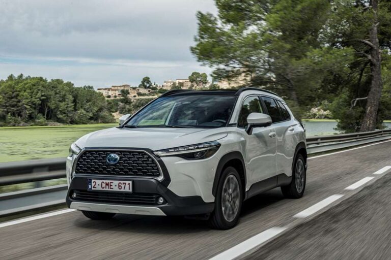 Toyota Corolla Cross “brasileiro” chega às lojas da Europa