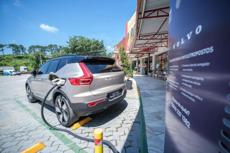 Volvo dá um tiro no pé quando cobra R$ 4 por kWh de carro elétrico