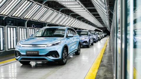 Tesla perde liderança global de elétricos e chinesas assumem o topo