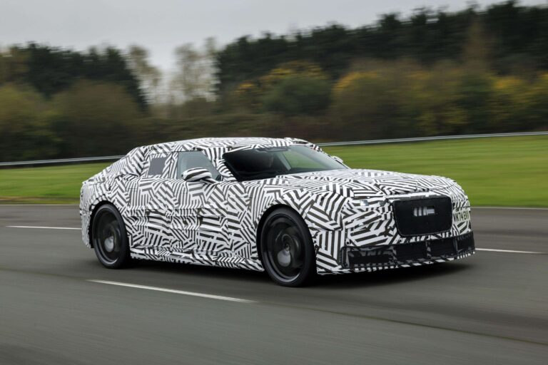 Novo Jaguar GT elétrico, cupê 4 portas, inicia os testes de rua