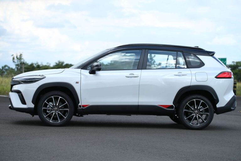 Corolla Cross 2023 fica mais barato; veja os novos preços