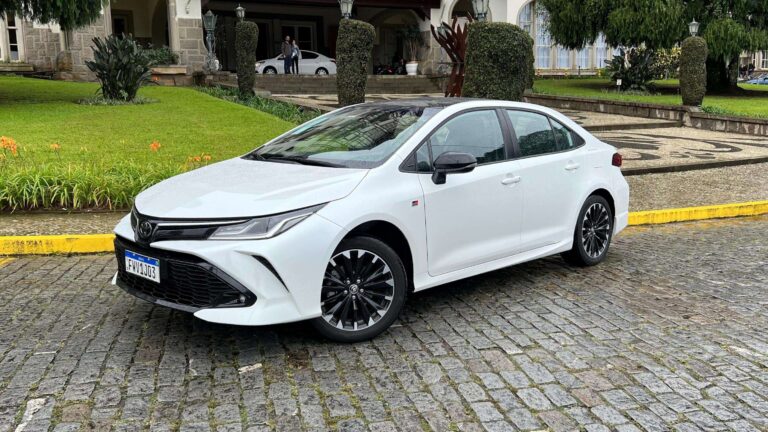 Review: Toyota Corolla GR-S tem belo visual, mas falta “pimenta”