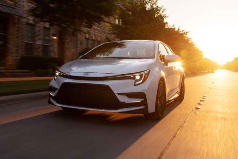 Carros mais vendidos do mundo em 2024: Toyota Corolla lidera