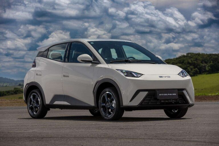 BYD já vendeu 70 mil carros elétricos e híbridos no Brasil em 2024