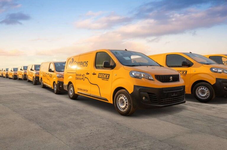 Stellantis vende 50 Peugeot e-Expert elétricos para os Correios