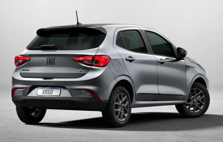 Pense neles: 3 seminovos automáticos pelo preço do Fiat Argo