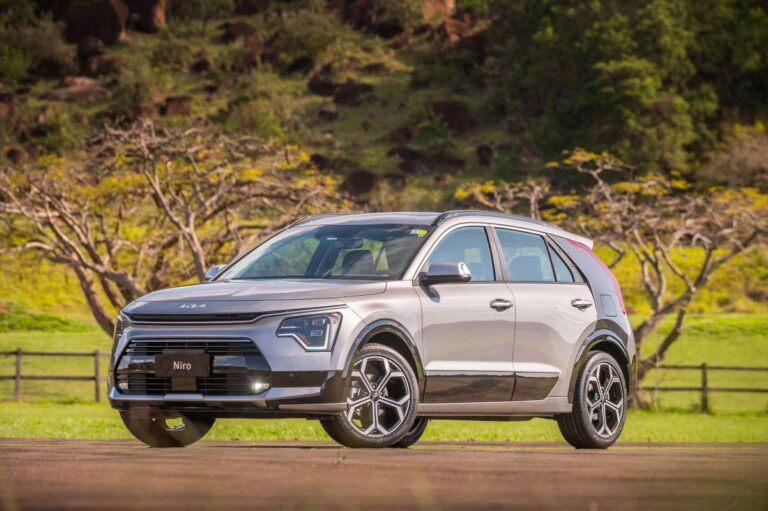 Vale a pena? Kia Niro é um híbrido melhor do que o Toyota Corolla Cross