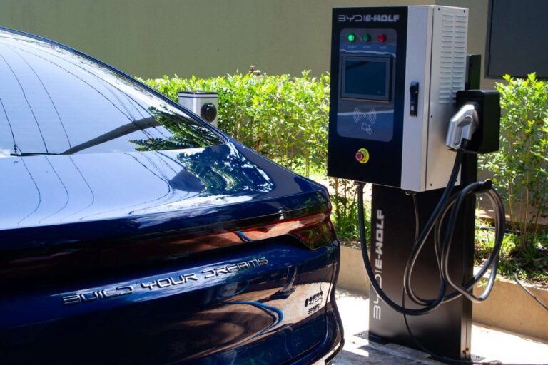 BYD Recharge avança no Brasil e já têm 1.000 eletropostos conectados