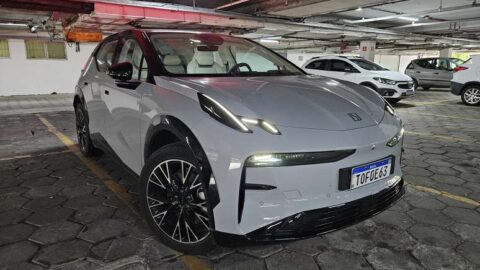Zeekr bate 1.000 carros elétricos vendidos e acelera no Brasil