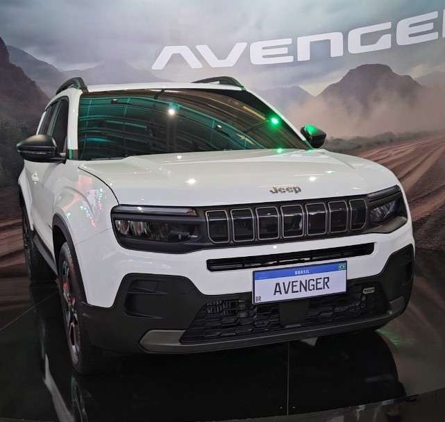 Stellantis confirma produção do Jeep Avenger em 2026, abaixo do Renegade