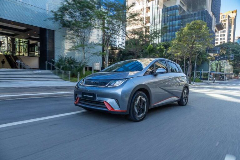 BYD Dolphin 2026 ganha equipamentos e tem preço reduzido para R$ 149.990