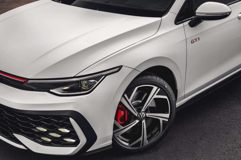 Golf GTI retorna após 6 anos com 245 cv; preço do Volkswagen pode ser assustador