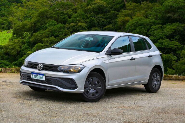 Volkswagen Polo abre vantagem sobre Fiat Strada em agosto e projeta disputa anual