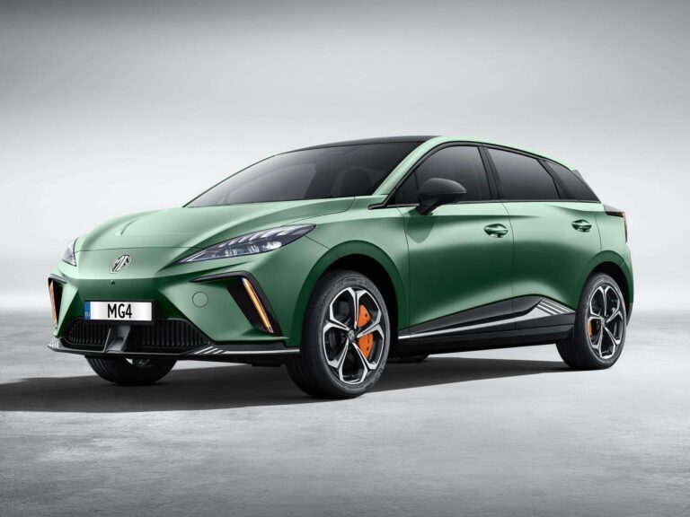 MG estreia no Brasil com trio de carros elétricos MG4, MGS5 e Cyberster