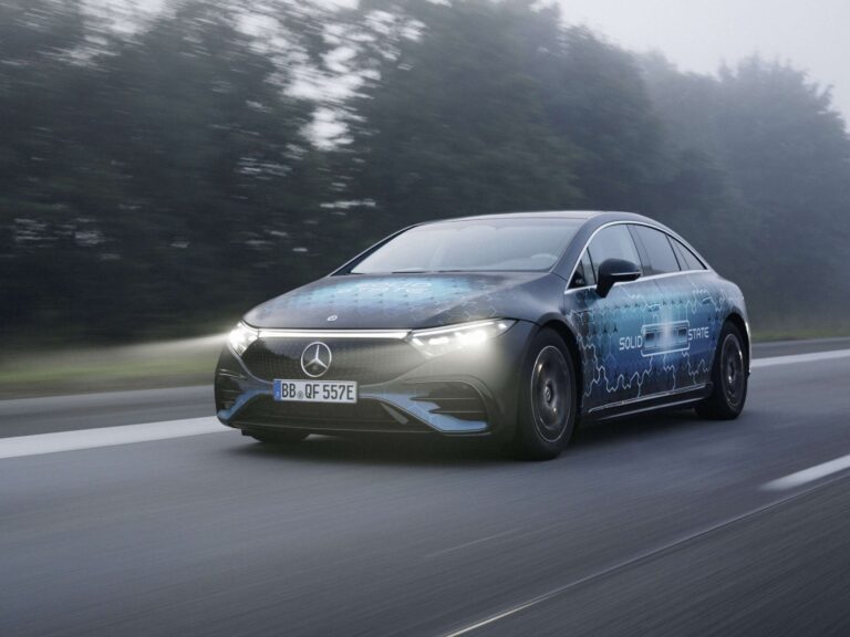 Mercedes cruza a Europa sem recarga e antecipa revolução dos elétricos