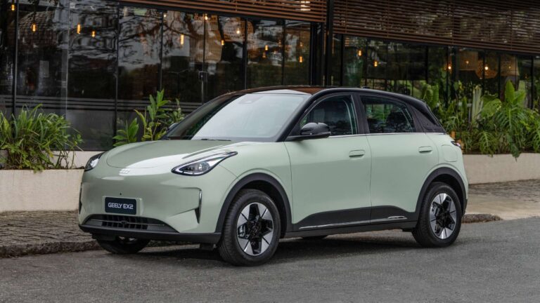 Geely EX2 bomba nas vendas e parte para cima do BYD Dolphin Mini
