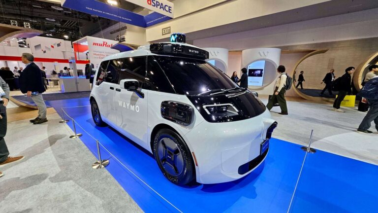Veículos elétricos perdem espaço para robotáxis na feira CES dos EUA