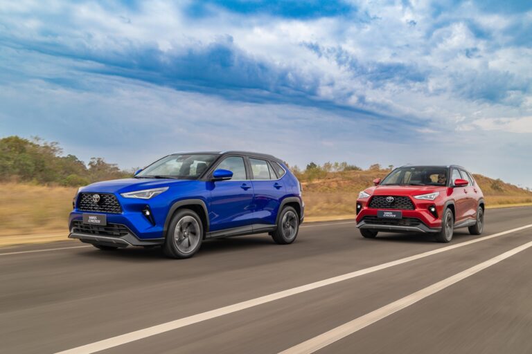 Toyota vai fabricar baterias para o Yaris Cross híbrido flex no Brasil