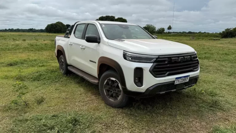 Ram Dakota mostra suas armas contra as poderosas Hilux, Ranger e S10