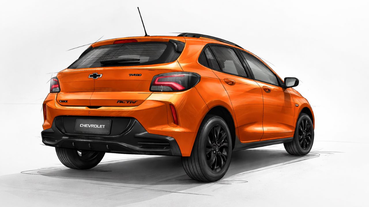 Desenho de um carro SUV da Chevrolet, modelo Activ, na cor laranja, visto de trás, destacando detalhes como lanternas e spoiler.