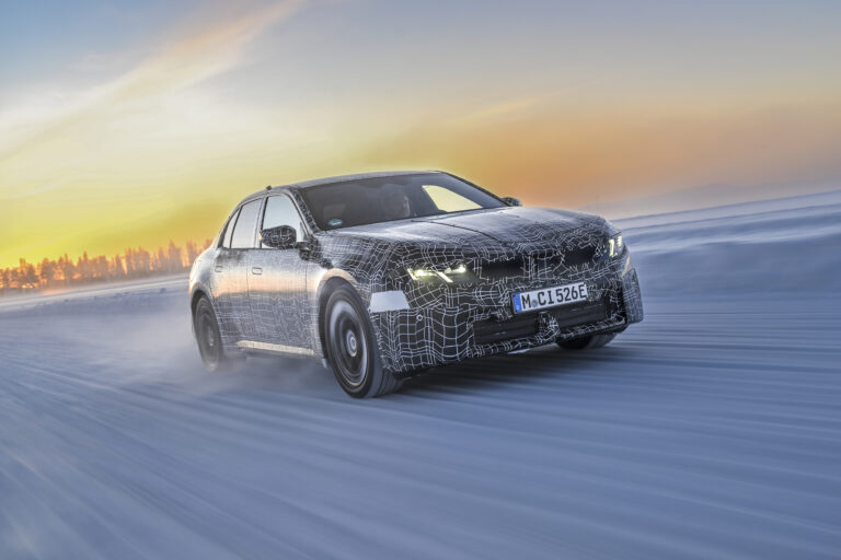 Novo BMW i3: Sucessor elétrico do Série 3 já tem data para estrear