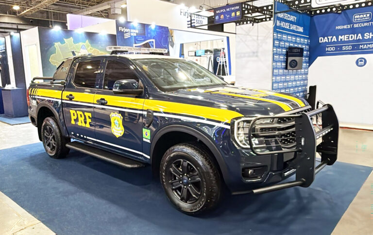 Ford Pro exibe Ranger, Territory e Transit para uso policial em feira de SP