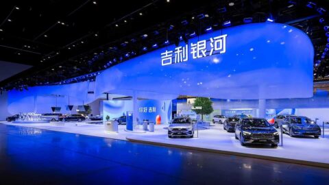 Geely apresenta novos modelos e tecnologias no Salão de Pequim
