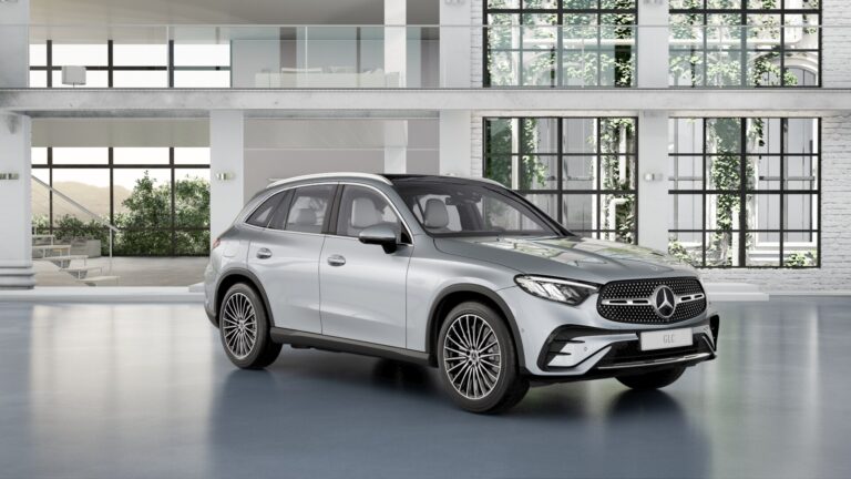 Mercedes GLC 300 4Matic 2026 ganha som Burmester 3D de série