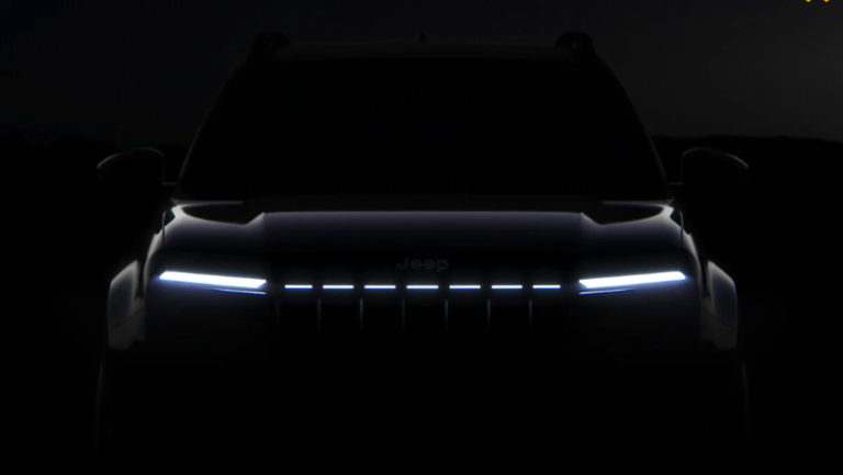 Em teaser, Jeep Avenger aparece com grade iluminada e reafirma novo visual