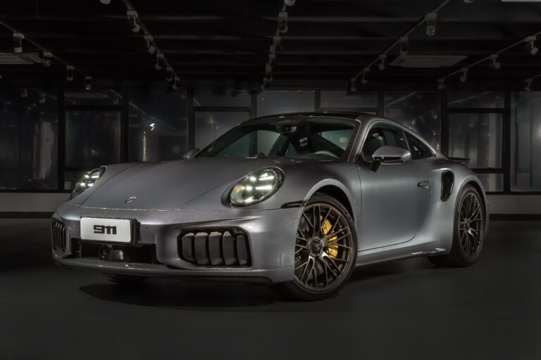 Novo Porsche 911 Turbo S 2026 chega ao Brasil com 711 cv; confira preços