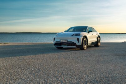 Porsche Cayenne Coupé Electric aparece em Pequim como SUV esportivo