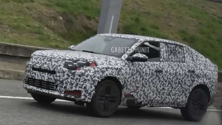 Novo Fiat Fastback: segunda geração deve ser revelada em outubro na Europa