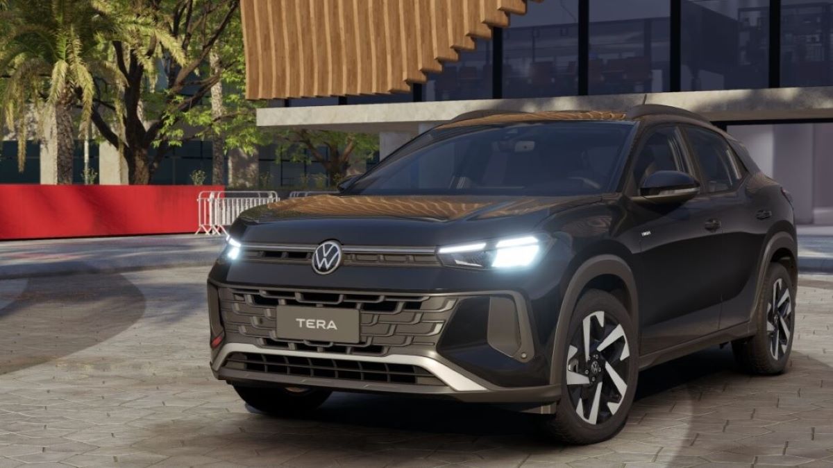 SUV Volkswagen TERA em um ambiente urbano, com iluminação frontal destacada e detalhes de design moderno.
