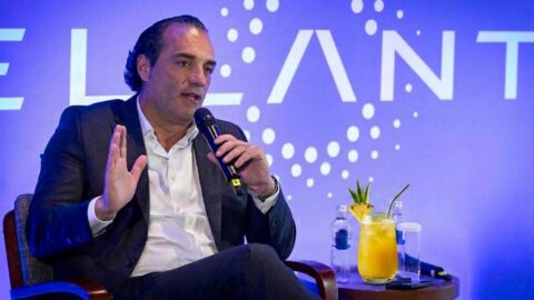 Os abacaxis de Antonio Filosa na Quitanda Global da Stellantis