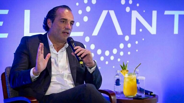 Os abacaxis de Antonio Filosa na Quitanda Global da Stellantis