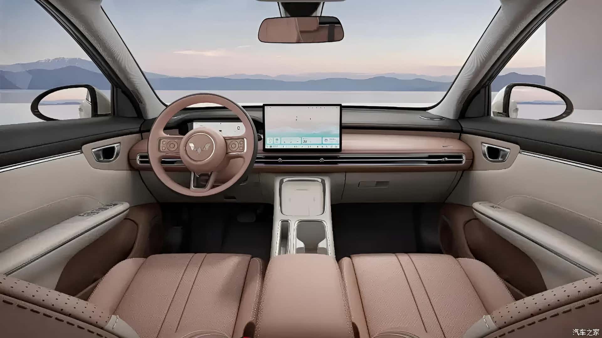 Interior de um carro moderno, com volante elegante, painel digital e assentos em tom bege. A imagem destaca a vista panorâmica pela janela.