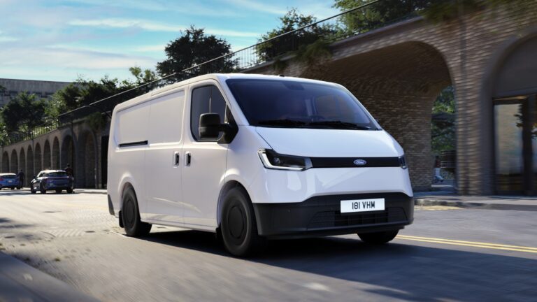 Ford confirma chegada da van elétrica Transit City ao Brasil ainda em 2026