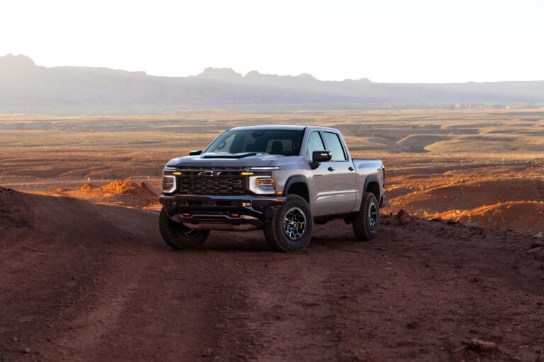 Novo Chevrolet Silverado é revelado com novo visual e motores V8 nos EUA