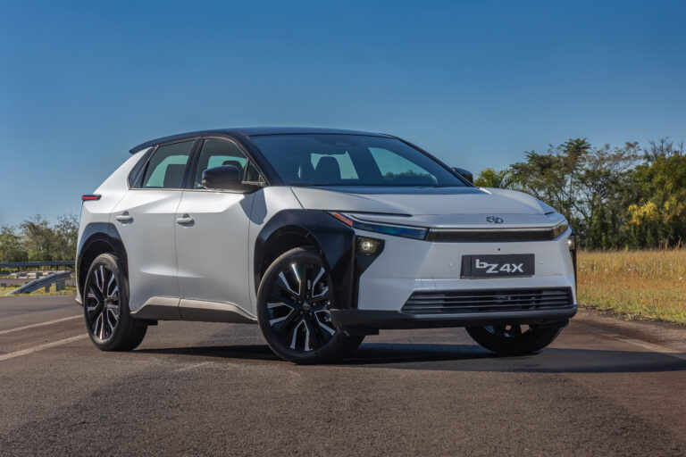 Toyota bZ4X chega ao Brasil por R$ 419.990 com garantia de até 10 anos