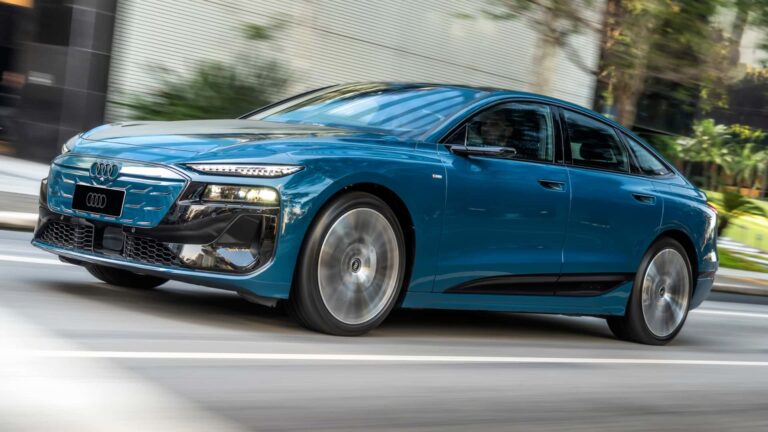 Clientes da Latam agora chegam ao avião em novos elétricos de luxo da Audi