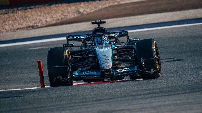 Mercedes volta a vencer na F1, Red Bull Ford cresce e Ferrari volta a errar