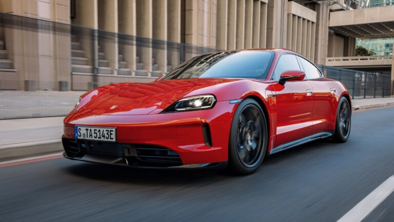 Porsche Taycan 2027 ganha simulador de trocas de marcha; veja preços no Brasil