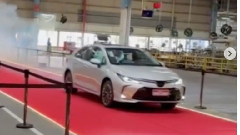 Último Toyota Corolla deixa fábrica de Indaiatuba após quase 28 anos