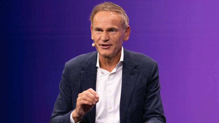 CEO do Grupo Volkswagen usa prática perversa e corte de 100 mil empregos vira confronto